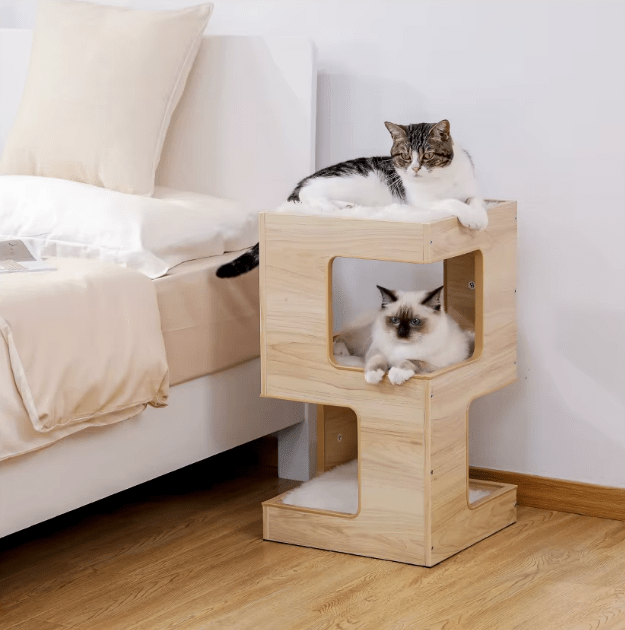 arbre à chat en bois table chevet deux chats modele clair