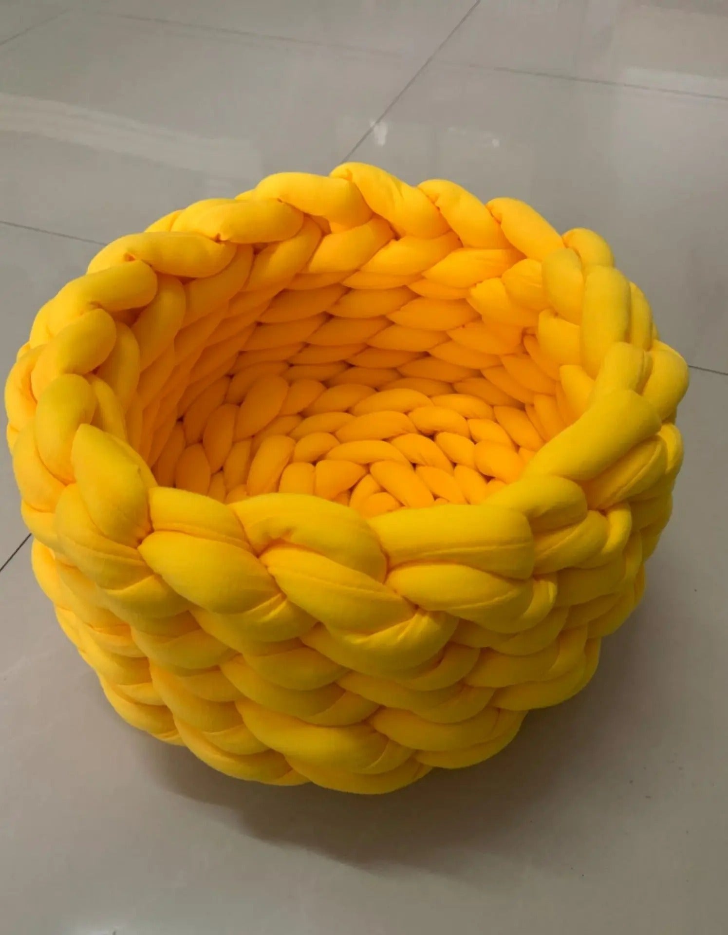 panier chat laine jaune dore
